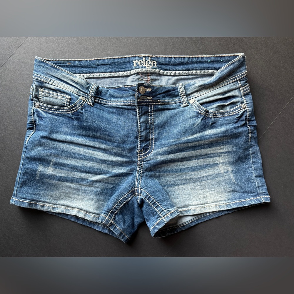 Reign plus size shorts